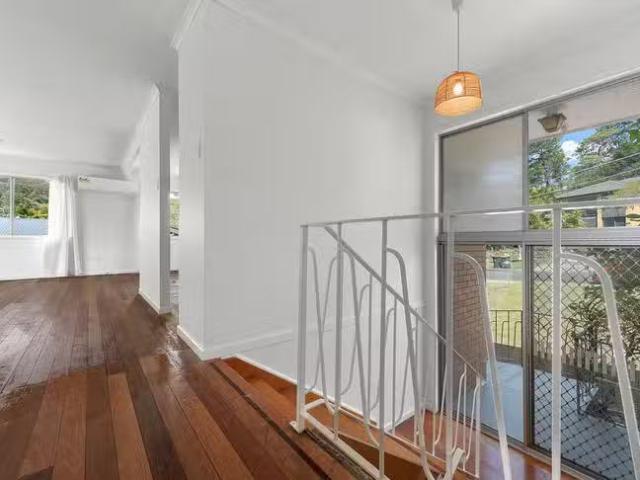 Deal! 153 Fegen Drive, Moorooka, QLD 4105