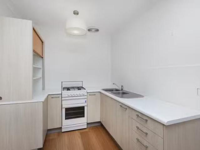 Cozy 15/441 Brunswick Road, Brunswick West VIC 3055