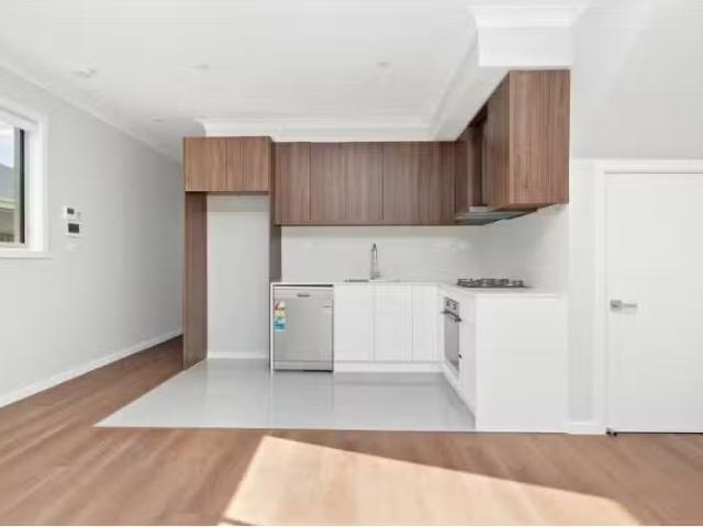Cheap 159a Estelville Circuit, Cameron Park Townhouse for rent.