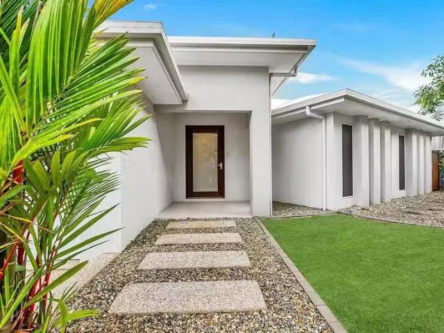 Just in! /15 Trout Street, Kanimbla, QLD 4870