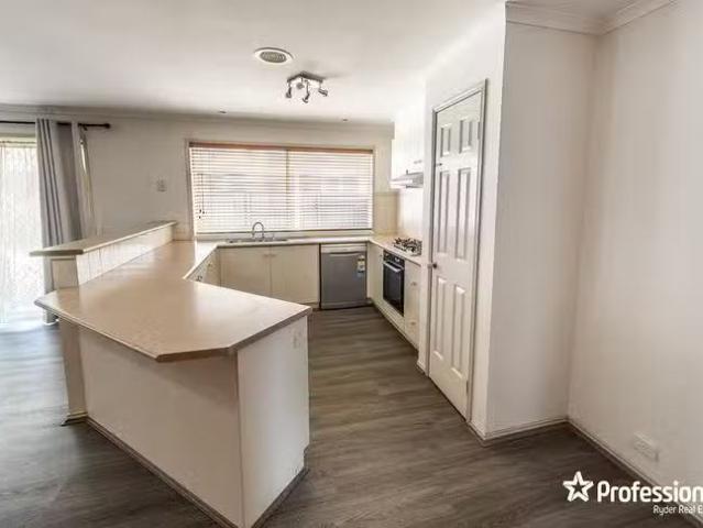 Cheap 15 Cahill Drive, Brookfield, VIC 3338