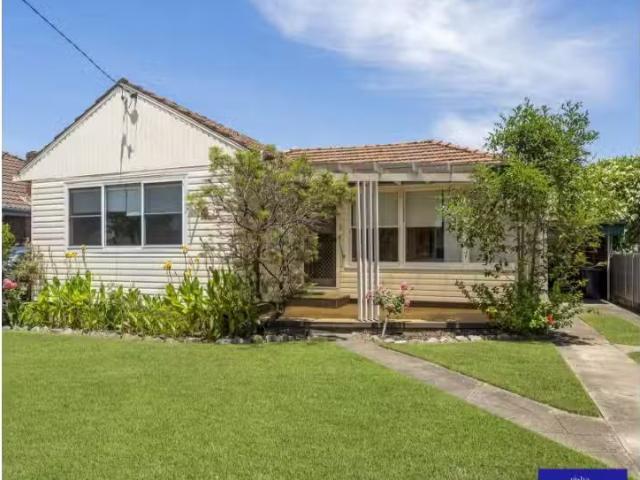 Deal! 15 Carnley Avenue, NEW LAMBTON House for rent Listed by.