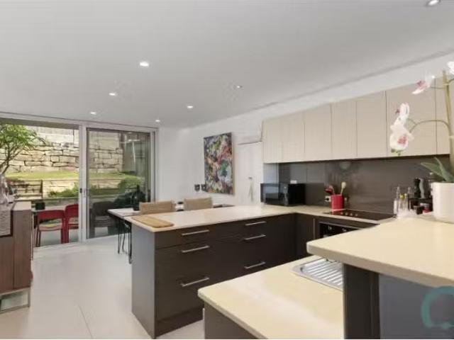 Just in! 15 Carrington Parade, Freshwater House for rent List.