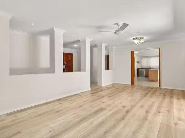 Cozy 15 Daydream Street, Redland Bay, QLD 4165