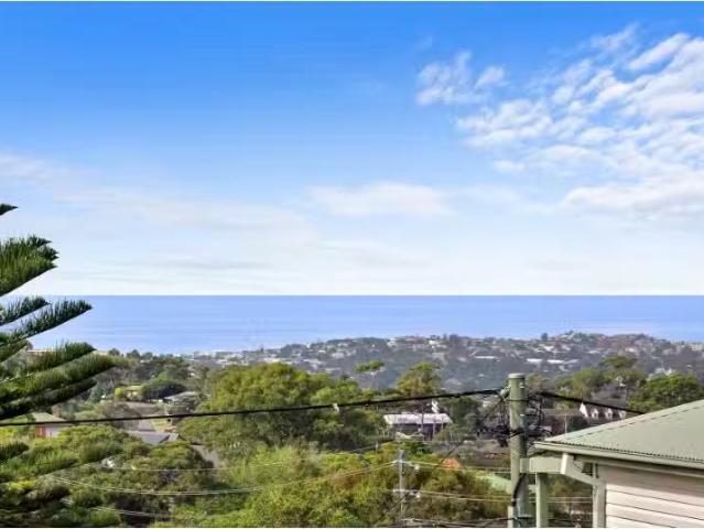 Cozy 15 Earl Street, Beacon Hill House for rent Listed by Kri.