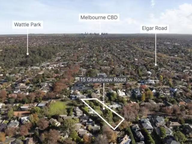 Nice 15 Grandview Road, Box Hill South VIC 3128 House Auction