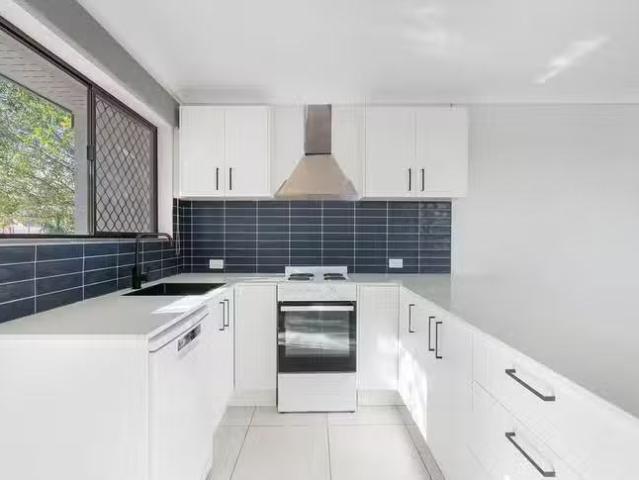 Charming 1/5 Herbert Street, Bundamba, QLD 4304