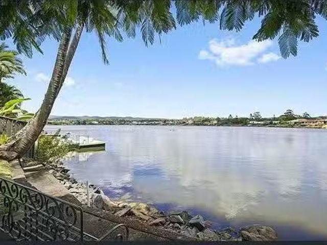 Charming 15 Ironbark Street, Elanora, QLD 4221