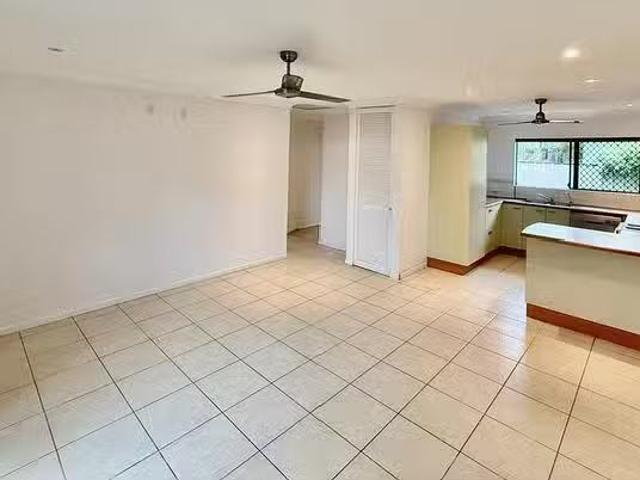 Unique 1/5 Simbai Close, Trinity Beach, QLD 4879