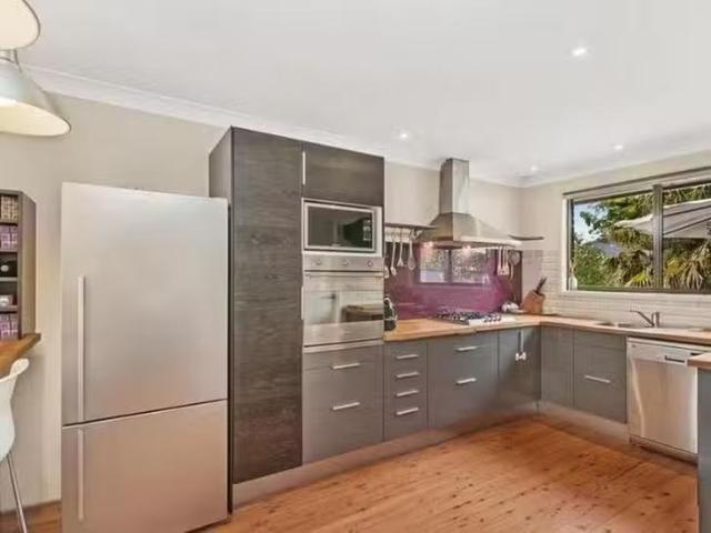 Charming 15 Spring Avenue, Springfield, NSW 2250