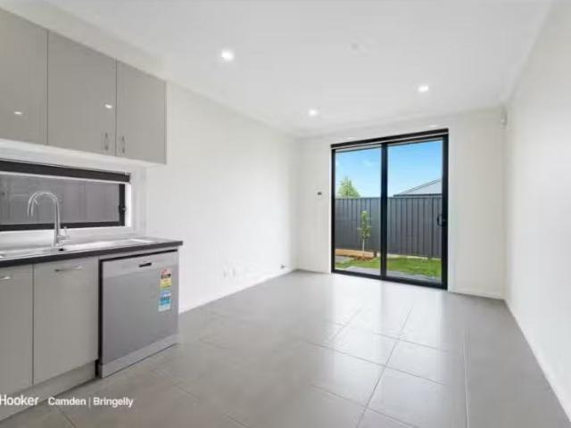 For Rent! 15B Fleece Loop, ORAN PARK House for rent Listed by.