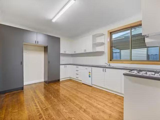 Cheap 160 Yarrowee Street, Sebastopol, VIC 3356