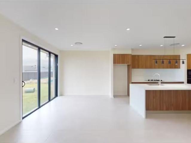 Rental! 160b Avery Lane, Heddon Greta Townhouse for rent List.