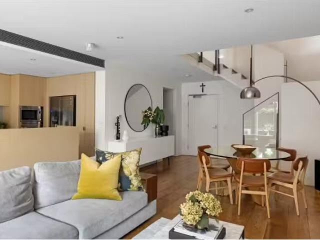 Unique 16/18 Edgewood Crescent, Cabarita Apartment for rent L.