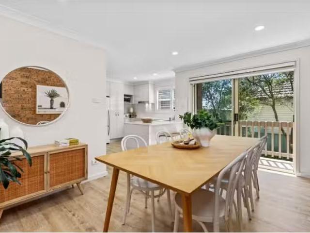 Cheap 1/61 Dudley Road, Charlestown Townhouse for rent Listed.