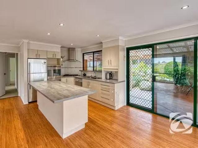 Nice 165 Ahern Road, Pakenham, VIC 3810