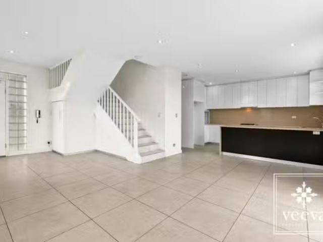 Rental! 166A Lyons Road, Drummoyne, NSW 2047