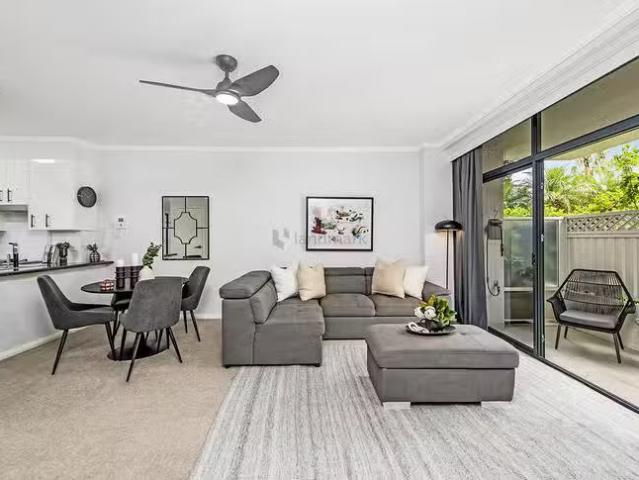 Just in! 167/4 Dolphin Close, Chiswick, NSW 2046