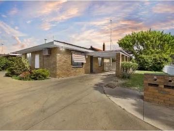 Echuca, Campaspe, Victoria, Victoria - Parking