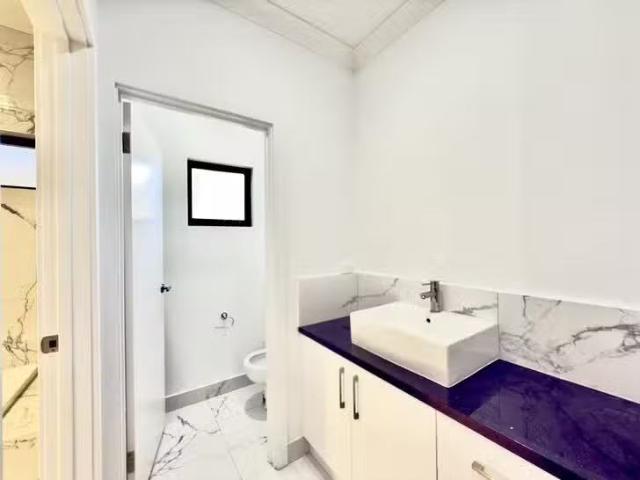 Deal! 167C Hogarth Road, Elizabeth Grove, SA 5112