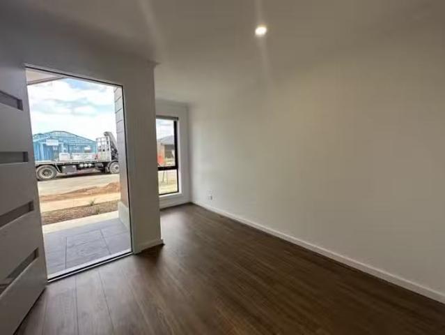 For Rent! 16 Badman Street, Munno Para Downs, SA 5115