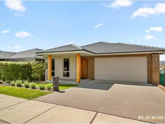 Nice 16 Duncan Loop, Googong House for rent Listed by Queanbe.