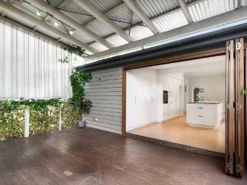 Charming 16 Flower Street, WOOLLOONGABBA, QLD 4102 House for.