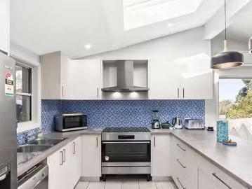 New 16 Frederick Place, Kurrajong Heights, NSW 2758