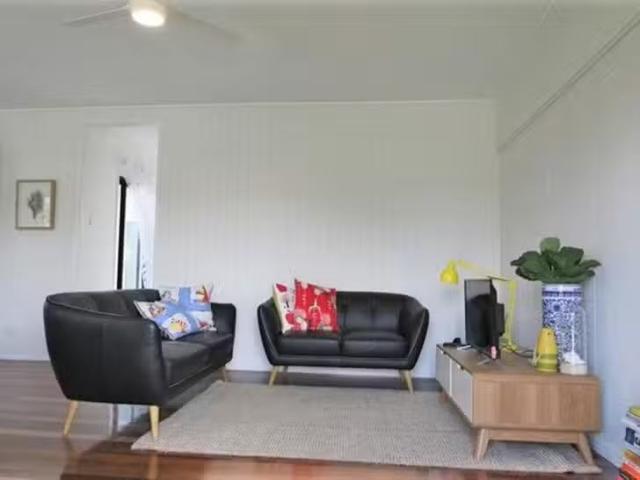 Just in! 16 Hill Street, Bongaree, QLD 4507
