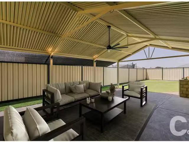 Deal! 16 Kalbarri Crescent, Bertram, WA 6167