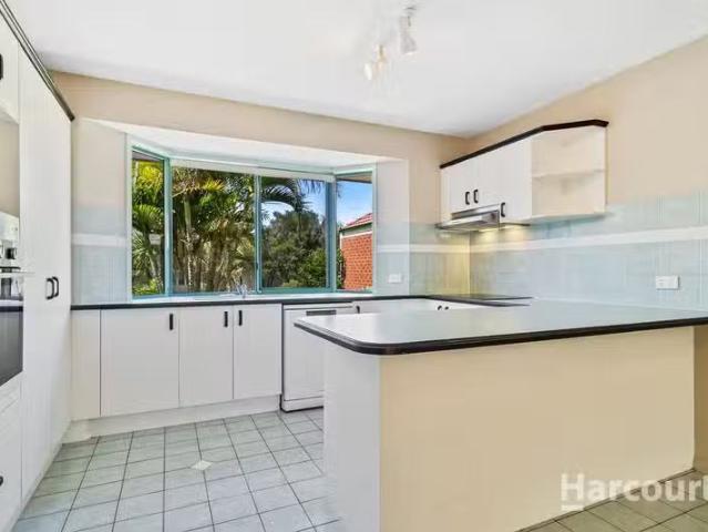 For Rent! 16 Kawana Crescent, CORNUBIA, QLD 4130 House for R.