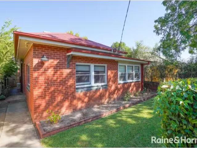 Cheap 16 Kildare Street, TURVEY PARK House for rent Listed by.
