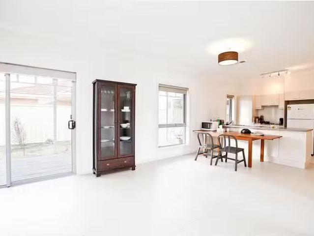 Rental! 16 Osborne Street, Albert Park, SA 5014