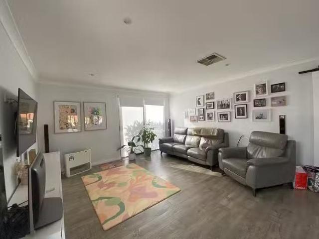 Cozy 16 Peninsula Avenue, Heathridge, WA 6027