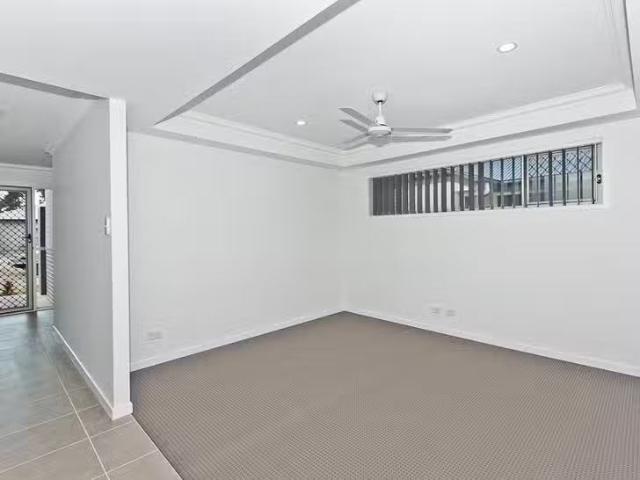 Cozy 16 Riverside Circuit, Joyner, QLD 4500
