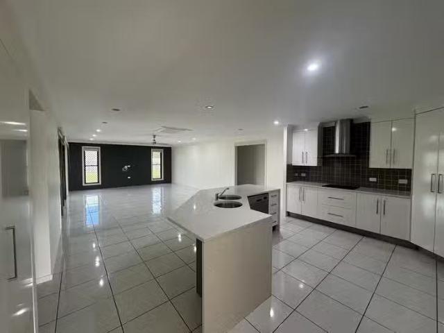 For Rent! 16 Stirling Drive, Rockyview, QLD 4701