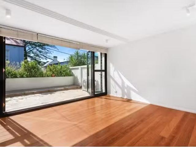 Deal! 16A Prospect Street, ERSKINEVILLE Apartment for rent Li.