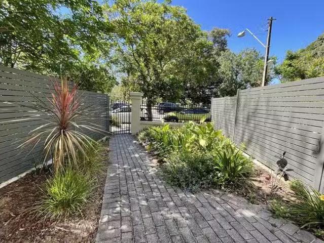 Cozy 172 Mackinnon Parade, North Adelaide, SA 5006