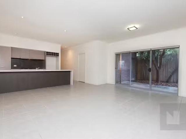 Charming 1/79 Kingsville Street, Kingsville VIC 3012