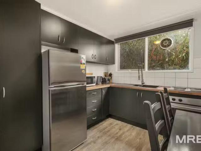 Charming 1/815 Park Street, Brunswick VIC 3056