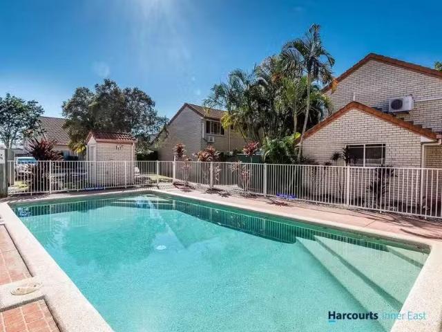 Cozy 18/10 Stanton Road, TINGALPA, QLD 4173 Townhouse for Rent