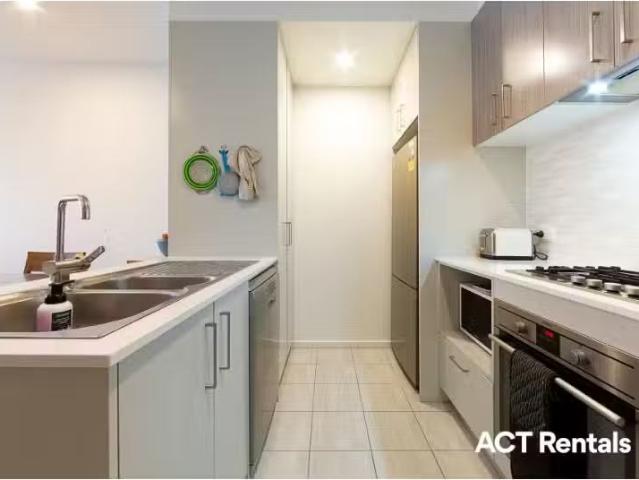 Just in! 18/135 Easty Street, Phillip Apartment for rent List.