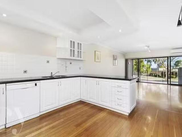 Unique 18/1 Norfolk Street, Fremantle, WA 6160