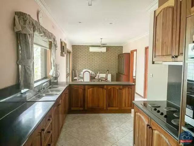 Nice 182 Poplar Avenue, Shepparton, VIC 3630