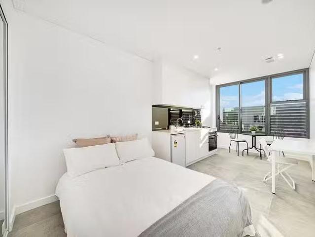 Deal! 18/465 467 President Avenue, Kirrawee, NSW 2232