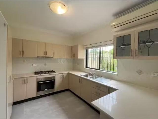 Deal! 1/84 Targo Road, Girraween Townhouse for rent Listed by.