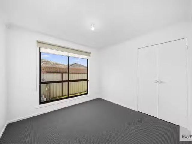 New 1/85 Fox Street, St Albans, VIC 3021