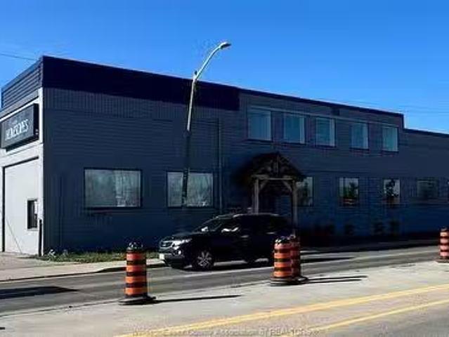 Charming 1877 Walker Road Unit# C, Windsor, ON, N8W 3P3 comm.