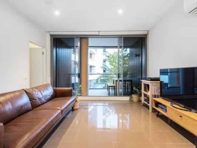 Deal! 18/834 Bourke Street, Waterloo NSW 2017