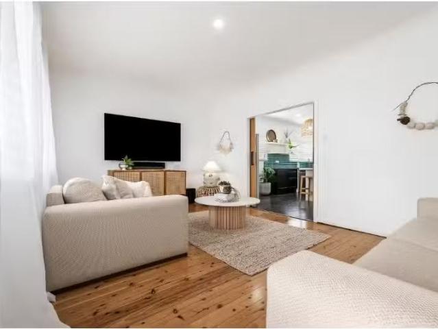 Rental! 18 Third Ave, Toukley House for rent Listed by Mia Pa.